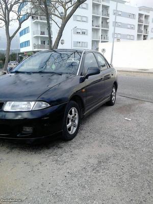 Mitsubishi Carisma MITSUBITSHI Abril/97 - à venda -