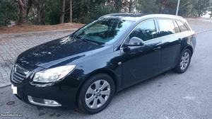 Opel Insignia sports tourer Agosto/13 - à venda - Ligeiros