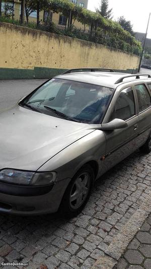 Opel Vectra v troco Março/97 - à venda - Ligeiros