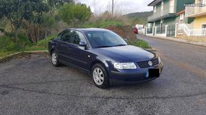 VW Passat 1.9 TDI 110CV Dezembro/98 - à venda - Ligeiros