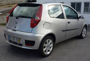 Fiat Punto 1.3 cdti poucos kms Junho/04 - à venda -