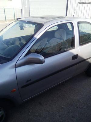 Opel Corsa v sport Dezembro/98 - à venda - Ligeiros