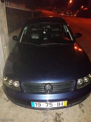 VW Passat cv Abril/97 - à venda - Ligeiros