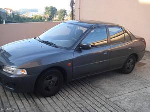 Mitsubishi Lancer 1.3 GLX 4P Novembro/97 - à venda -