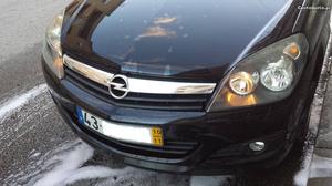 Opel Astra GTC cv Novembro/10 - à venda - Ligeiros
