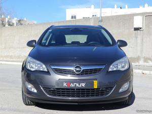 Opel Astra ST 1.7CDTi Cosmo Novembro/11 - à venda -