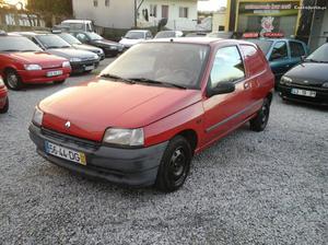 Renault Clio 1.9D PARA DESOCUPAR Fevereiro/94 - à venda -