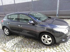 Renault Mégane III DCI 5P DINAMIC Maio/10 - à venda -