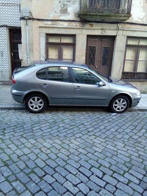 Seat leon 1.4 ano  Julho/04 - à venda - Ligeiros