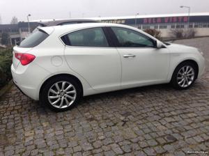 Alfa Romeo Giulietta 1.6 mtj 105cv sport Março/15 - à