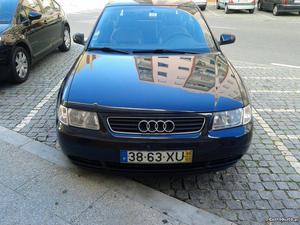 Audi A TDI de 110 cv Fevereiro/99 - à venda -