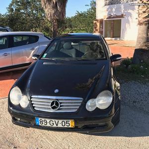 Mercedes-Benz C 220 SPORT COUPE Abril/02 - à venda -