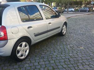 Renault Clio v Billabong Junho/03 - à venda -