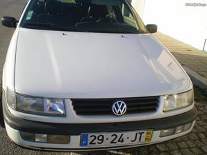 VW Passat variant 19tdi Março/94 - à venda - Ligeiros