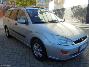 Ford Focus 1.4 SW Ambiente Julho/01 - à venda - Ligeiros