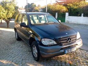 Mercedes-Benz ML 270 CDI Junho/00 - à venda - Monovolume /