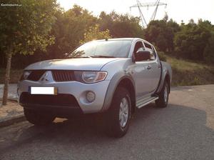 Mitsubishi L200 strakar 2.5 TD 4x2 Outubro/08 - à venda -