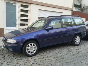 Opel Astra 1.6 sport caravan Outubro/95 - à venda -