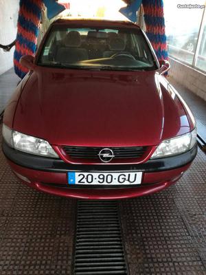 Opel Vectra Vetra b  Abril/98 - à venda - Ligeiros