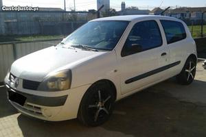 Renault Clio 1.5 dci Maio/04 - à venda - Comerciais / Van,