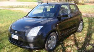 Suzuki Swift V GLX Janeiro/06 - à venda - Ligeiros