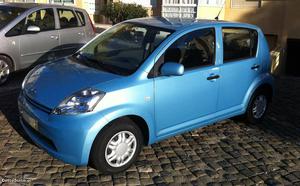 Daihatsu Sirion 1,0 Abril/05 - à venda - Ligeiros