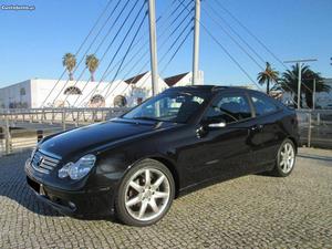 Mercedes-Benz C 220 CDI Sport Coupé Março/04 - à venda -