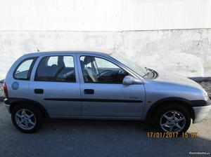 Opel Corsa v 100 Março/99 - à venda - Ligeiros