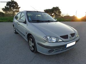 Renault Mégane 1.4 GPL Junho/00 - à venda - Ligeiros