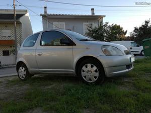 Toyota Yaris 1.0 Terra DA AC Maio/02 - à venda - Ligeiros