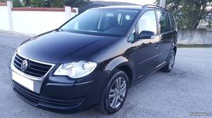 VW Touran 1.9TDI HIGHLINE 7LUG Junho/07 - à venda -