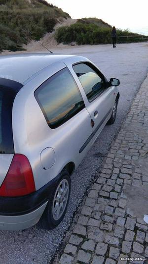 Clio 1.9 d Outubro/99 - à venda - Comerciais / Van, Leiria