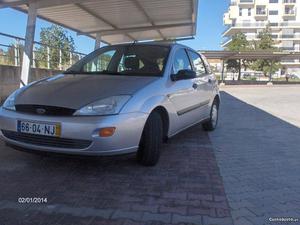 Ford Focus 1.3 ac Junho/99 - à venda - Ligeiros