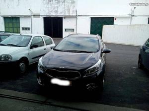 Kia Ceed dci station wagon Maio/14 - à venda - Ligeiros