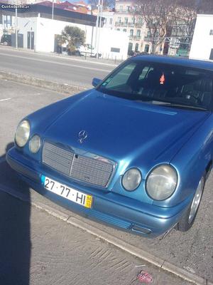 Mercedes-Benz E 200 Impecável Outubro/96 - à venda -