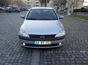 Opel Corsa Confort v Fevereiro/02 - à venda -