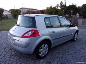 Renault Mégane 1.5 Dci 5 lugares Janeiro/03 - à venda -