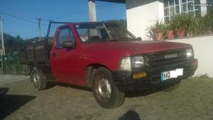 Toyota Hilux 2.4D 3 lugares Maio/90 - à venda - Pick-up/