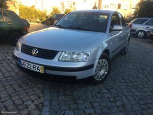 VW Passat 1.9 tdi 110cv Dezembro/01 - à venda - Ligeiros