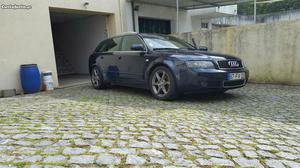 Audi a4 Março/04 - à venda - Ligeiros Passageiros, Braga -