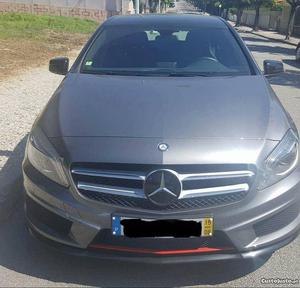 Mercedes-Benz A 180 Cdi AMG Agosto/15 - à venda - Ligeiros