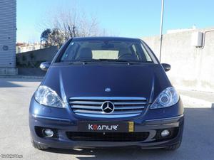 Mercedes-Benz A 200 CDI Elegance Abril/05 - à venda -