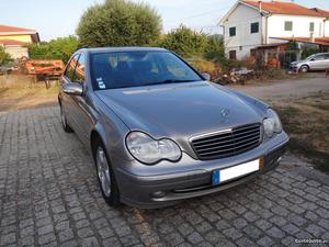 Mercedes-Benz C 220 Avantegarde Abril/03 - à venda -