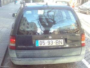 Opel Astra 1.4i caravan club Junho/93 - à venda - Ligeiros