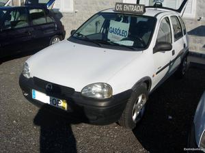 Opel Corsa 1.7 D Izuso 5p Dezembro/99 - à venda - Ligeiros