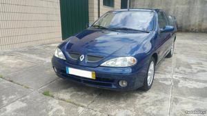 Renault Mégane Coupe v Dezembro/99 - à venda -