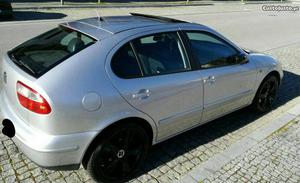 Seat Leon 1.8 T 180 Cavalos Fevereiro/02 - à venda -