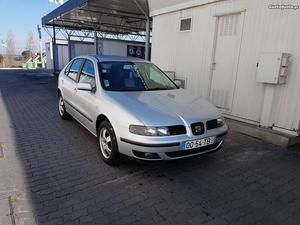 Seat Leon v Fevereiro/02 - à venda - Ligeiros