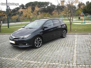 Toyota Auris 1.4D-4D 90cv Fevereiro/16 - à venda - Ligeiros