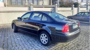 VW Passat 1.6 Confortline Março/98 - à venda - Ligeiros